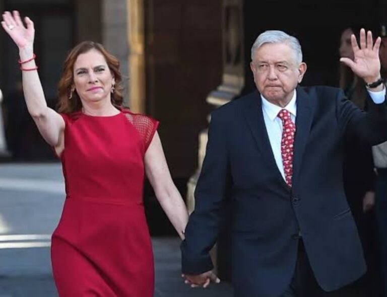 Testigo fiel/¿Con un pie en España?