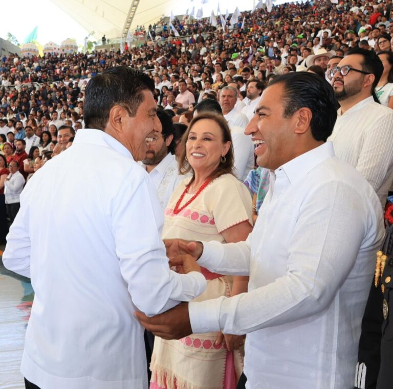 Asiste Eduardo Ramírez al Tercer Informe del gobernador de Oaxaca, Salomón Jara