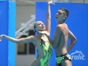 Se llevan medalla de oro en natación artística los mexicanos Itzamary y Diego