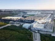 Tesla frena megaplanta en México