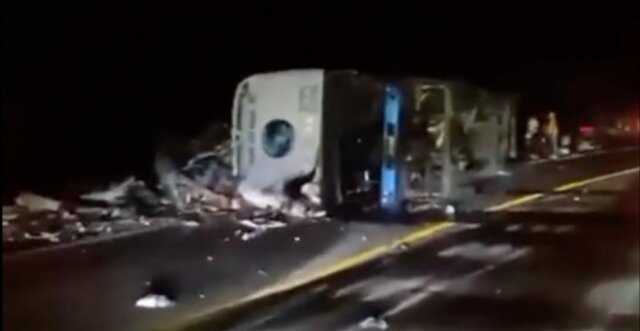 al-menos-18-migrantes-de-venezuela-y-haiti-mueren-en-volcadura-de-autobus-en-los-limites-de-oaxaca-1024x529