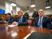 Declaran culpable a Trump por falsificar documento para silenciar aventura con actriz porno