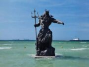 Yucatecos culpan a Poseidón por inundaciones en Progreso