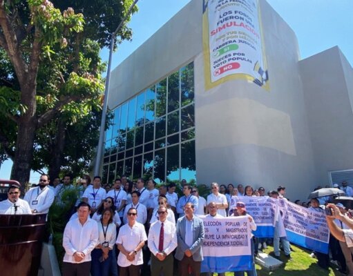 Trabajadores del Poder Judicial Federal paran labores en Tabasco por reforma de AMLO