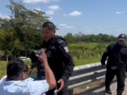 Agrede policía a fotógrafo de El Universal, Luis Manuel López
