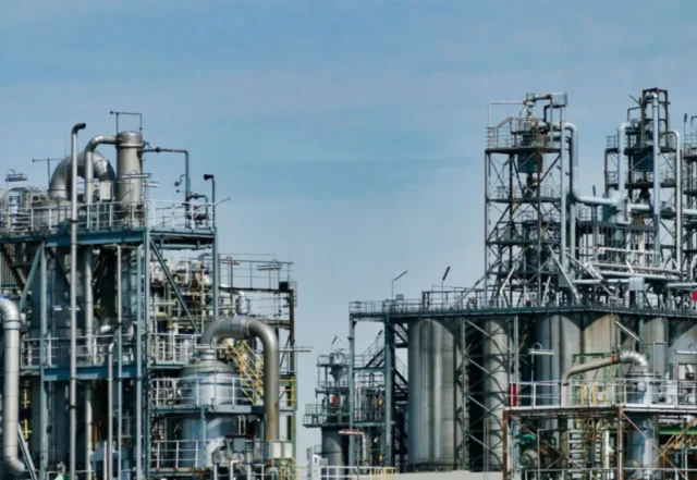 Mexico-lejos-de-la-autosuficiencia-en-produccion-de-combustibles-2