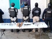 Catean penal de Tenosique; hallan celulares, armas hechizas y drogas