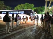 Llegan primeros 124 repatriados de EU a Tabasco
