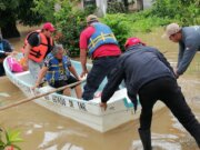 Frente frío No.30 provoca inundaciones en Teapa; autoridades atienden a familias afectadas