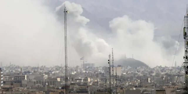 Conflicto-Israel-Iran-deja-muertos-evacuaciones-y-cancelacion-de-vuelos-en-la-region