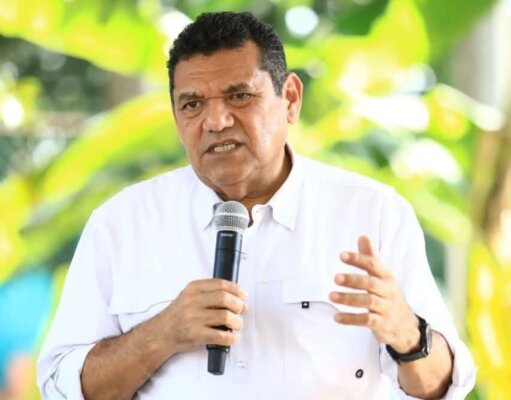 Suspende actividades gobernador de Tabasco por molestia abdominal