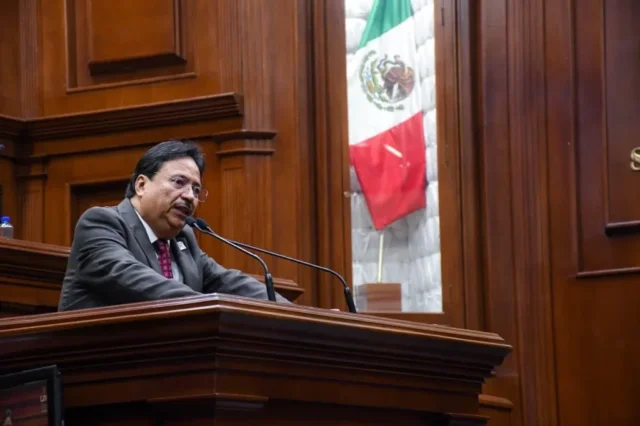 Otro-patan-de-Morena-diputado-dice-los-hombres-tambien-tenemos-leche