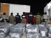 Aseguran cargamento de casi media tonelada de marihuana y cristal en Huimanguillo