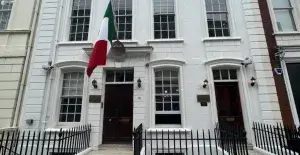 Vivio-hijo-de-Ebrard-6-meses-en-la-embajada-de-Londres