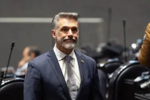 Renuncia-Sergio-Mayer-a-su-militancia-en-Morena