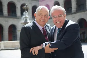 Ven-a-AMLO-vinculado-al-narco-y-decidiendo-por-Sheinbaum-0
