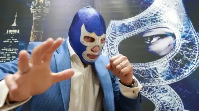 Blue-Demon-Jr-campeon-de-luchas-fuera-del-ring-1