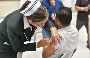 Inicia en Tabasco campaña de vacunación de temporada invernal y contra el VPH