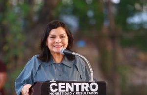 Yolanda Osuna se registra por el Distrito IV