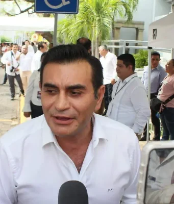 Detención de jefe policial obliga a alcalde de Emiliano Zapata a rendir cuentas