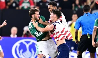 Estados Unidos golea 3-0 a México en una noche para el olvido